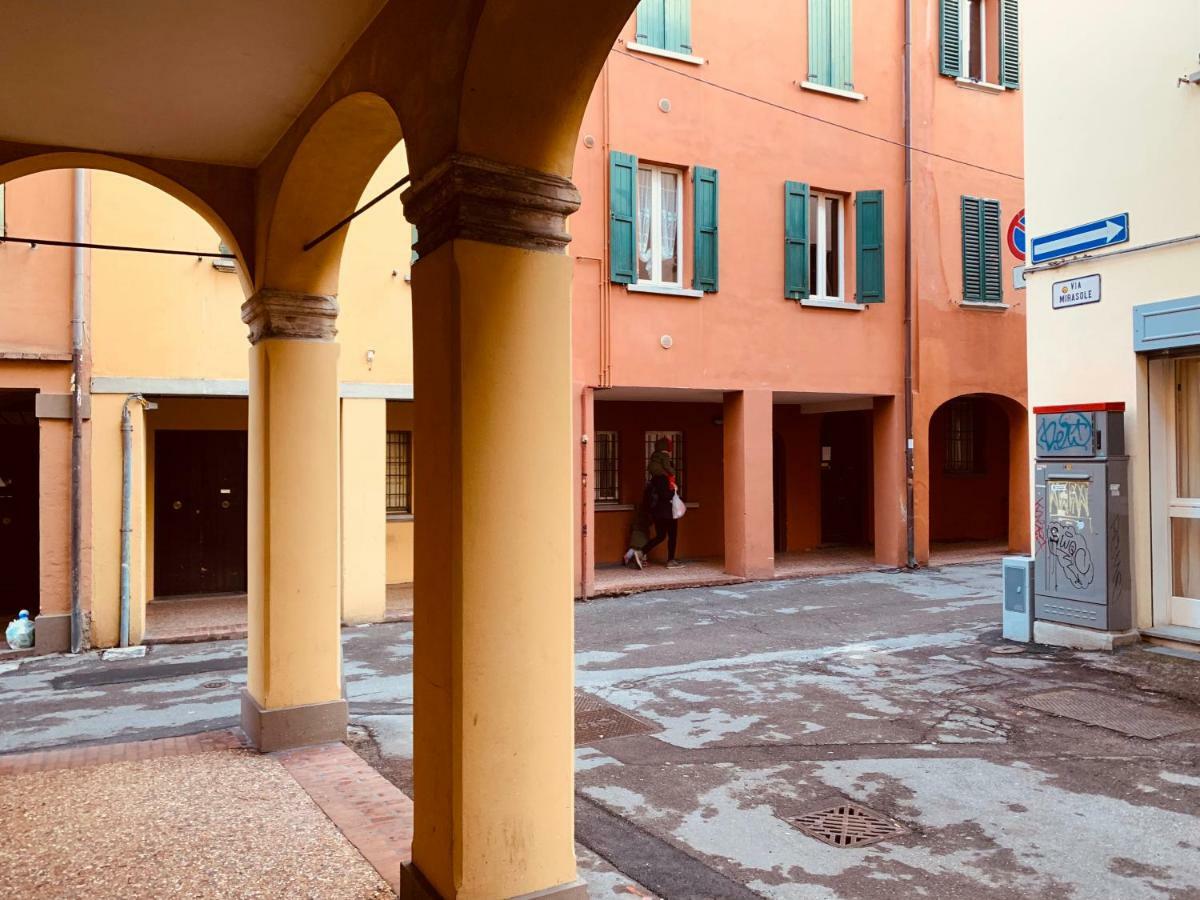 Whouse Suite Apartment Mirasole Bologna Eksteriør billede